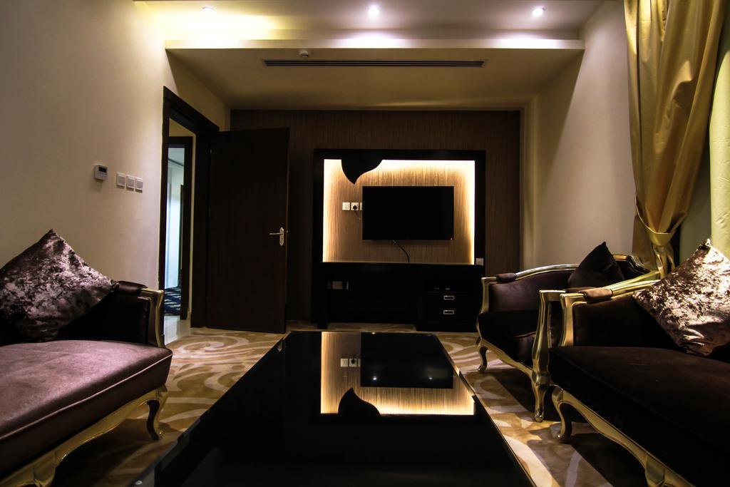 Rest Night Serviced Apartments- Alhamra Ar Riyad Camera foto A living room in a house in India