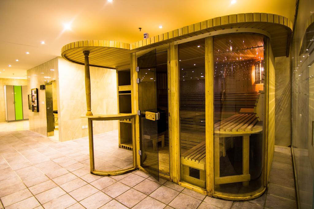 Rest Night Serviced Apartments- Alhamra Ar Riyad Esterno foto A steam room