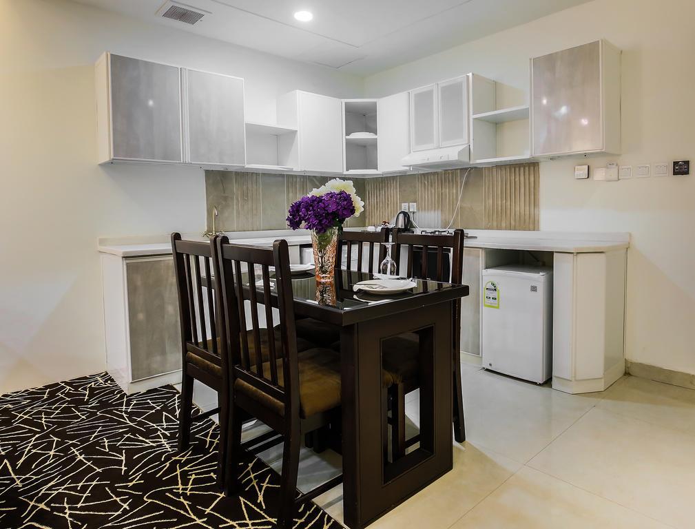 Rest Night Serviced Apartments- Alhamra Ar Riyad Esterno foto A kitchen in a serviced apartment in Cairo, Egypt