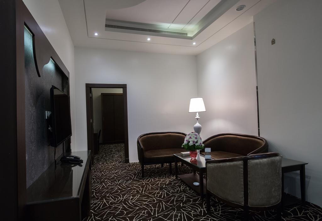 Rest Night Serviced Apartments- Alhamra Ar Riyad Esterno foto A suite at the hotel