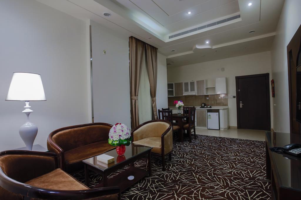 Rest Night Serviced Apartments- Alhamra Ar Riyad Esterno foto A suite at the hotel